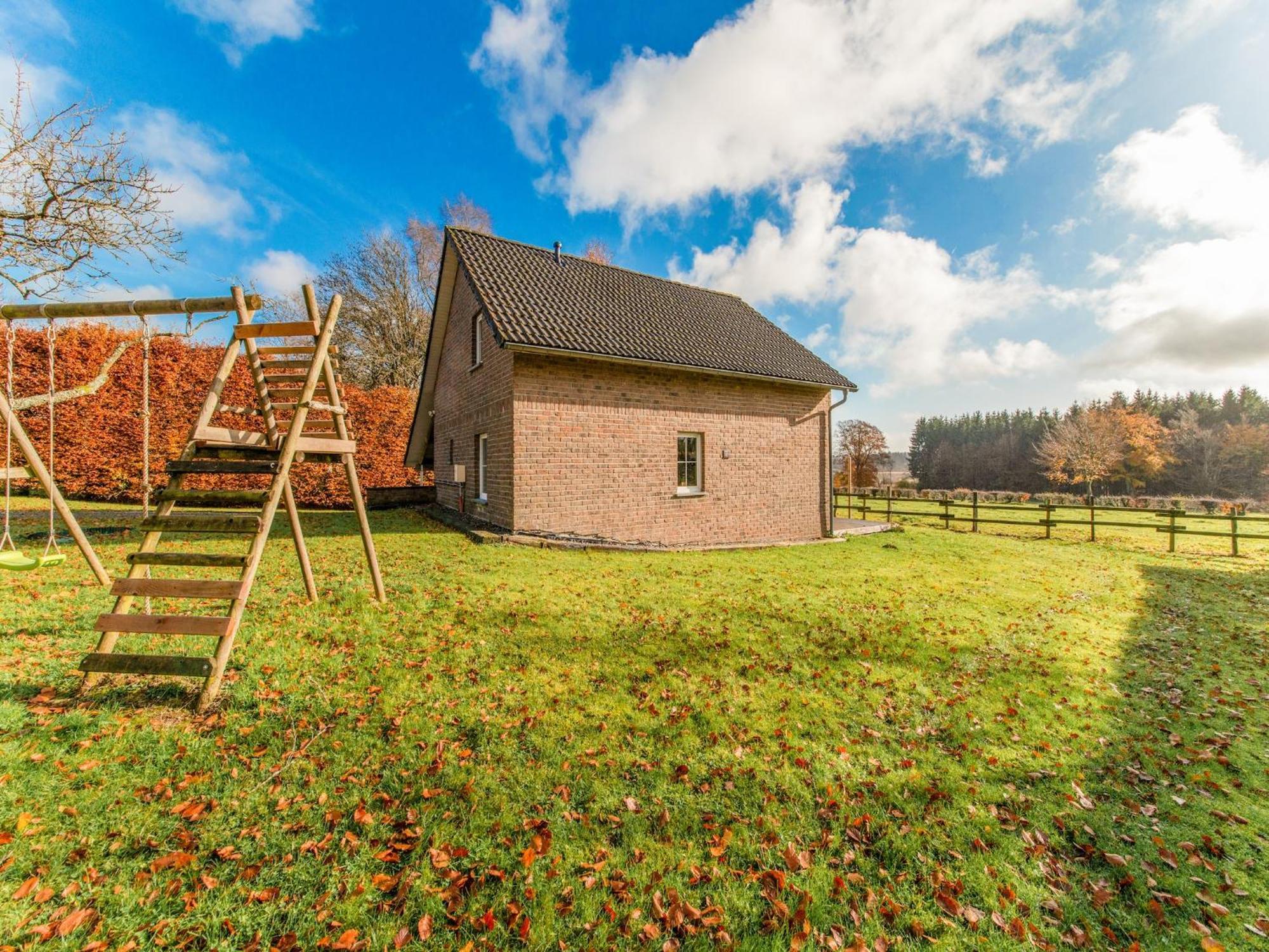 Picture Perfect Holiday Home In Sourbrodt With Garden Bbq Exterior foto